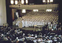 graduation7.jpg (159186 bytes)