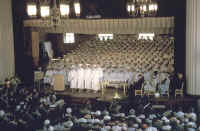 graduation9.jpg (130086 bytes)